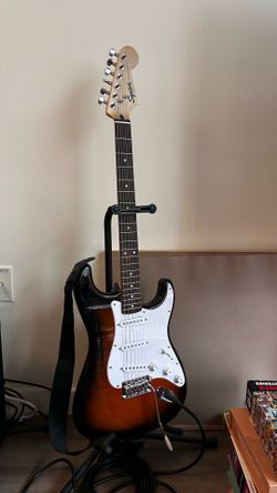 Fender Squier Stratocaster + Amp