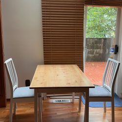 Breakfast Table And Chairs 