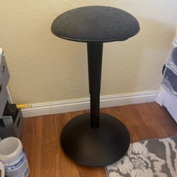 Ikia Stool/ Standing support