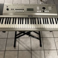 Yamaha Keyboard
