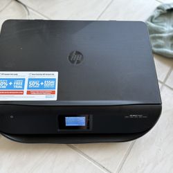 Wireless HP Envy Printer/Scanner With Lots Of Photo Paper