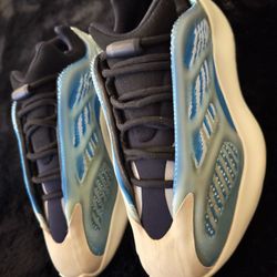 2021 Adidas Yeezy 700 V3 Arzareth GS Size 6.5