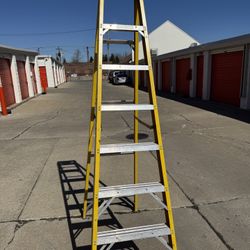 8 Feet Fiberglass Ladder