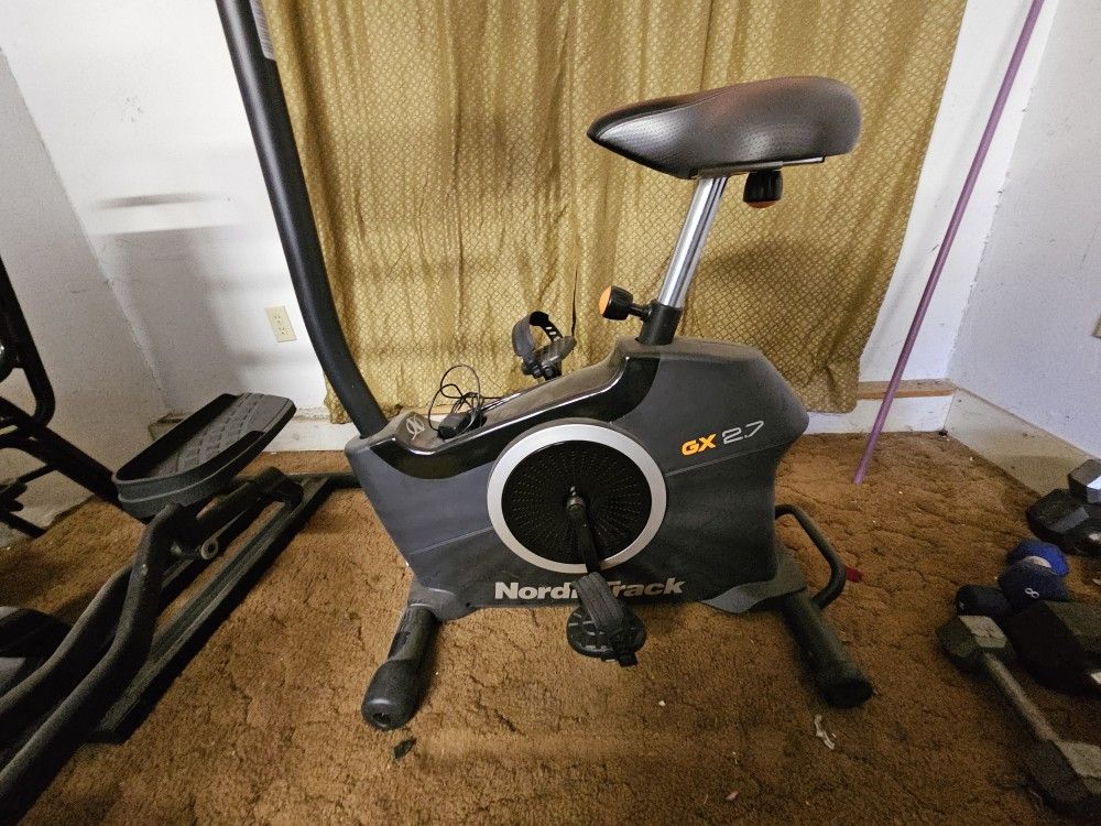 NordicTrack - GX 2.7 U Exercise Bike - Light Gray/Dark Gray/SilverBought it for my mother. She didn't use it much.
NordicTrack - GX 2.7 U Exercise B