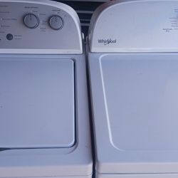 White/ Gray Whirlpool Washer and Electric Dryer Set.