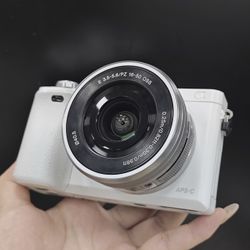 Sony Alpha A6000 24.3MP Mirrorless Digital Camera w/ 16-50mm Lens White