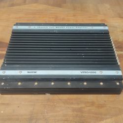 Lanzar Vibe 1600w 4 Channel Amplifier (Old School).