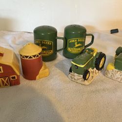 John Deere Salt And Pepper Slackers