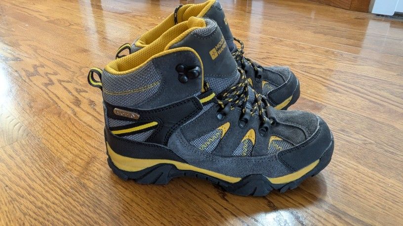 Hiking Boots Size 4