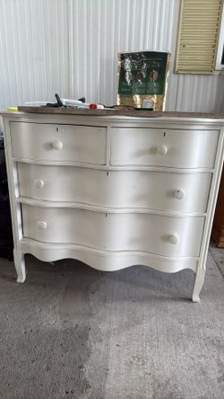 Dresser