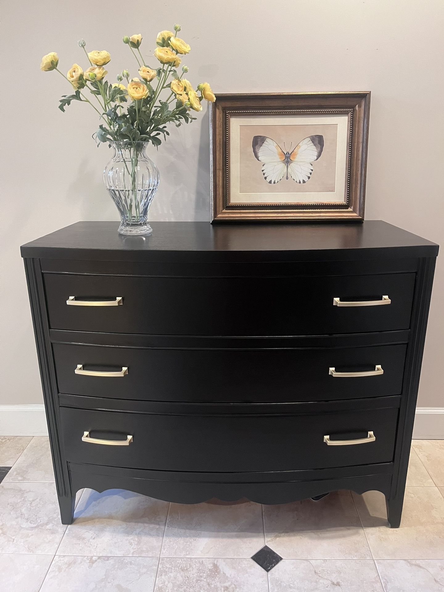 Curved Front Dresser/Chest