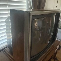 Panasonic CRT color tv 1987 ( it’s available if posted)