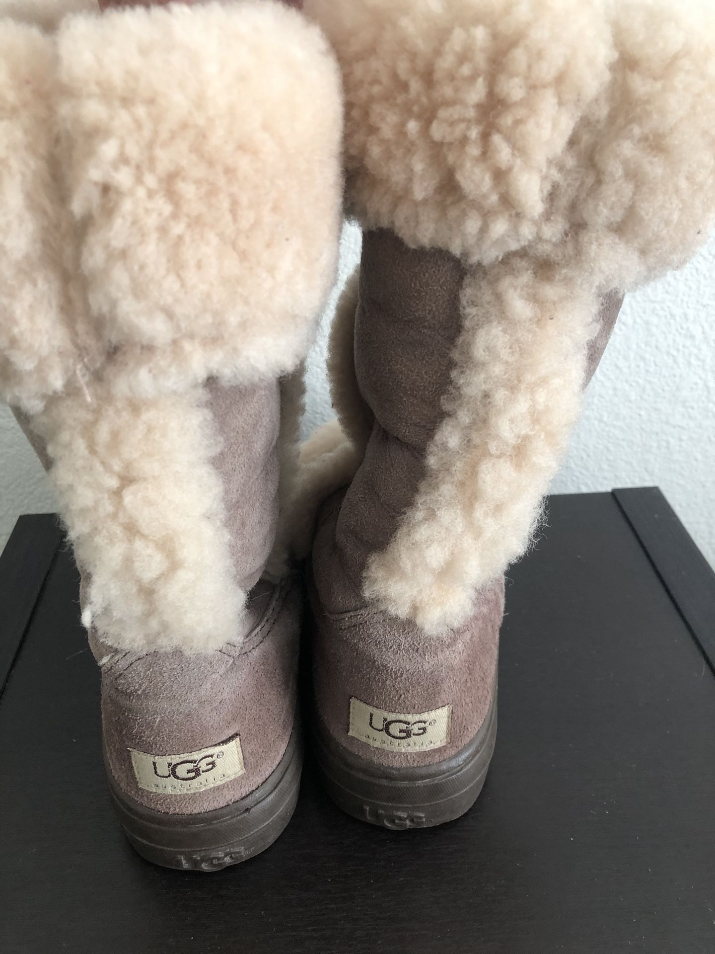 Women’s Ugg Boots Size 8