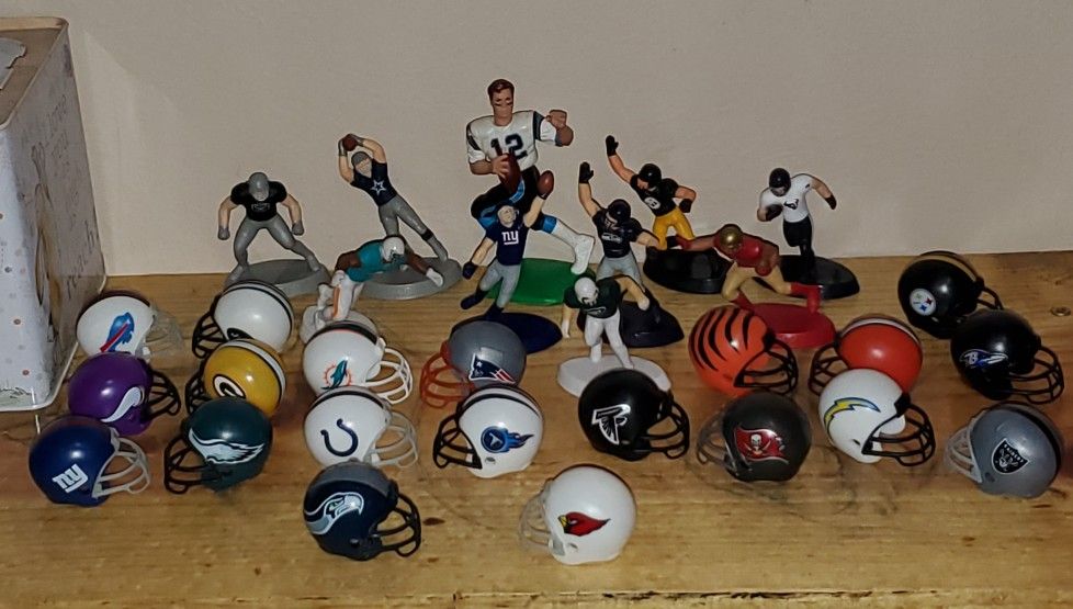NFL Memorabilia Collection! 20 Mini And 10 Action Figures! Excellent Condition!