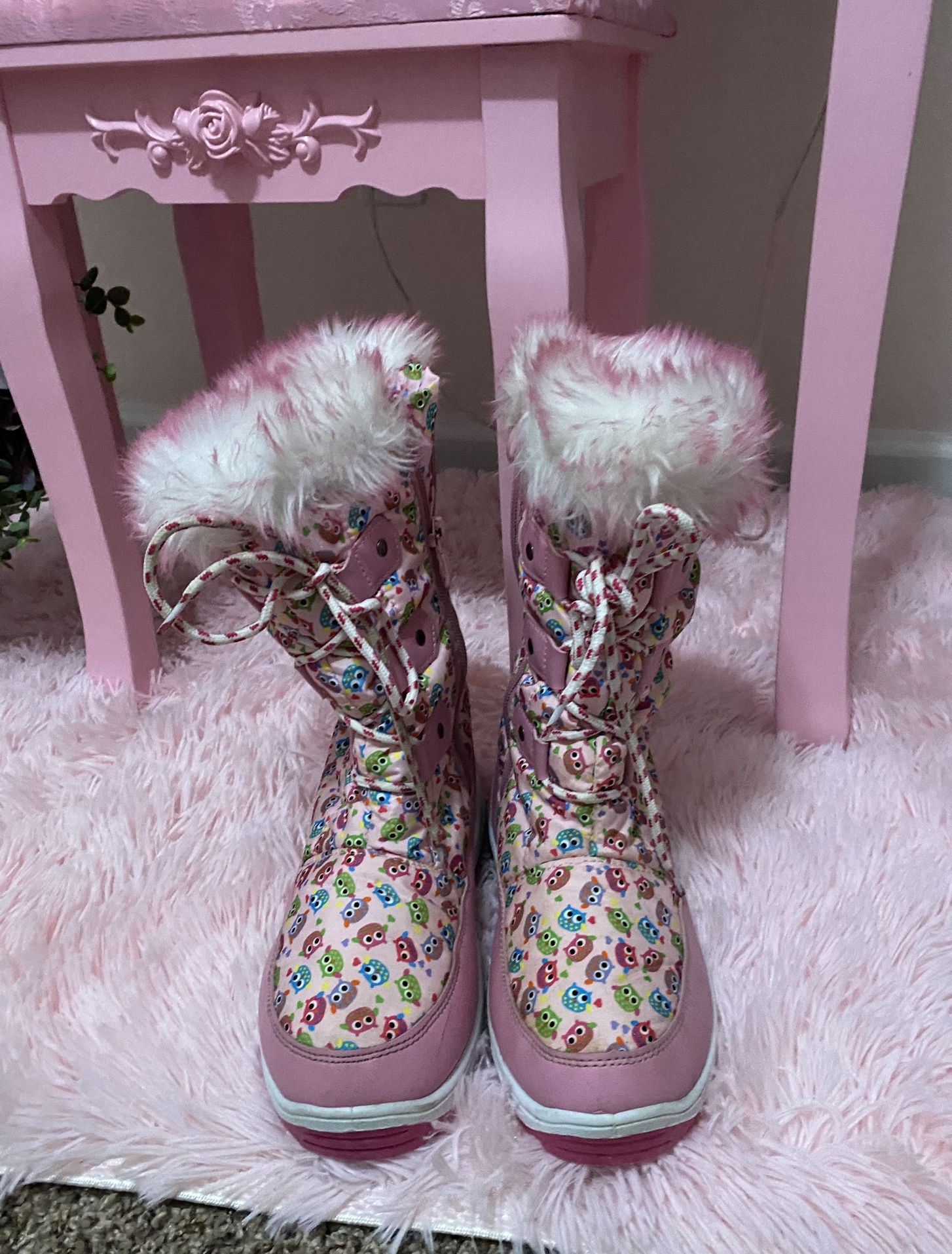 Big Girl’s Size 5 Snow Boots