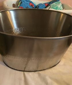 Metal tub