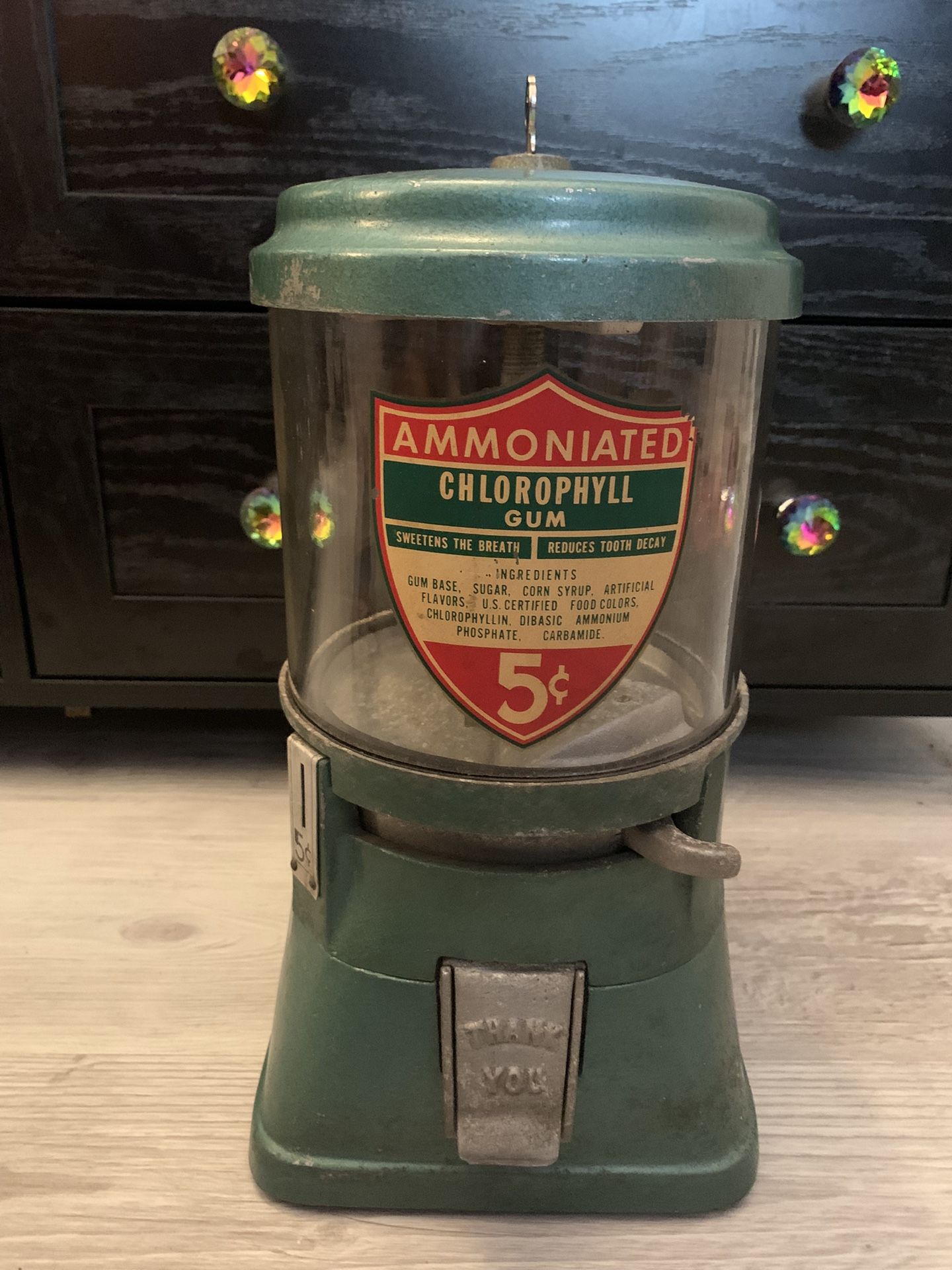 1940s Ammoniated Chlorophyll Gum 5 cent Coin-op machine