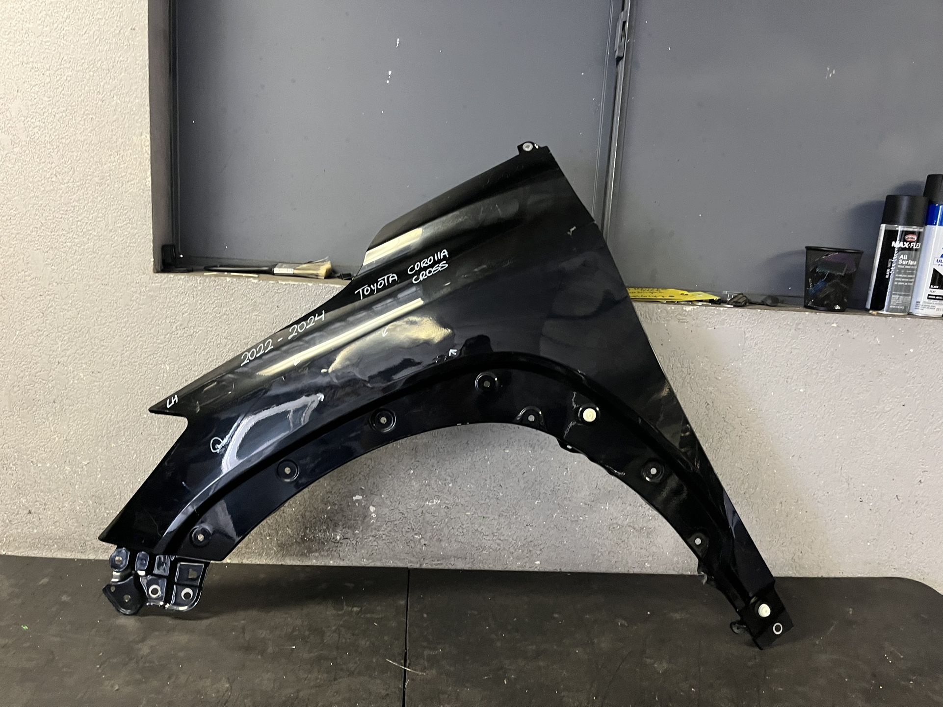 2022-2023-2024 TOYOTA COROLLA CROSS LEFT FRONT DOOR OEM USED