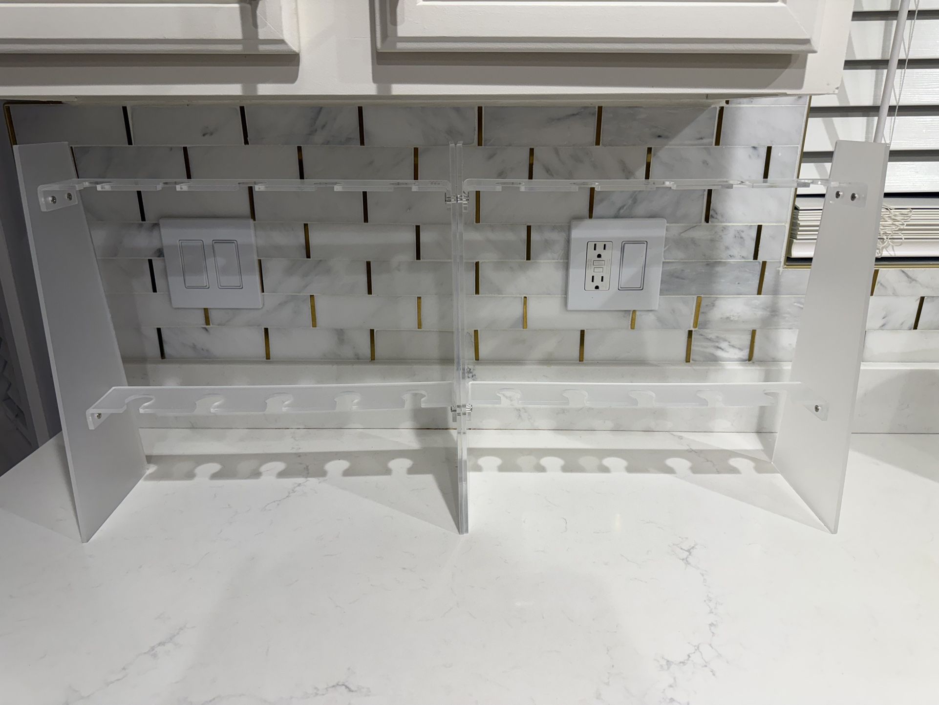 2pc clear acrylic glass wall stand