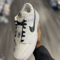 Nike Dunk Low Reverse Panda 