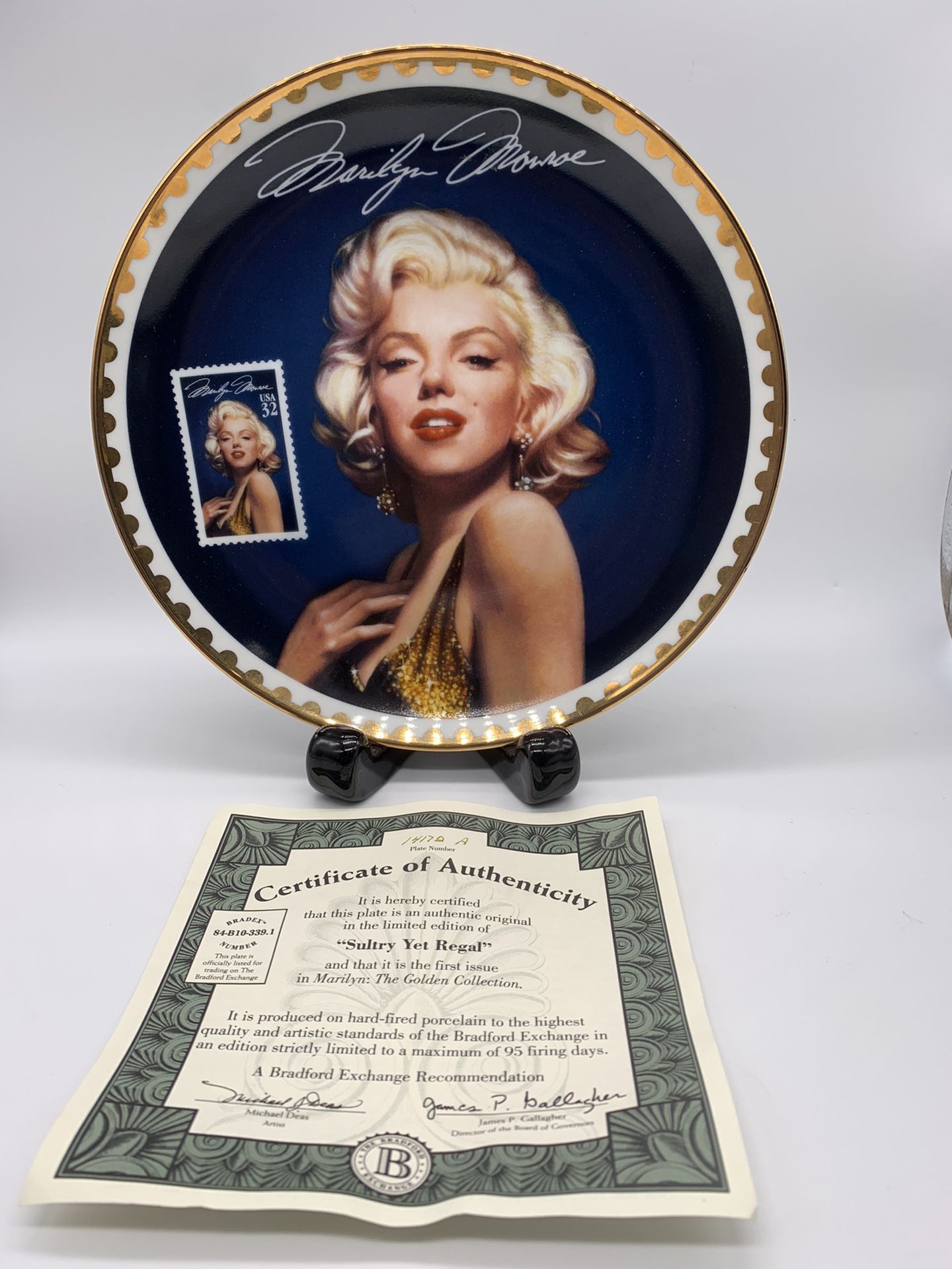 1995 Marilyn Monroe “Sultry Yet Regal” Plate Number 14172A - Marilyn The Gold Collection