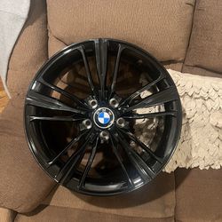 BMW 3 Series Gloss Black 18inch Wheels