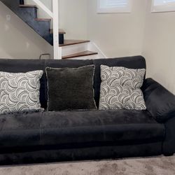 Nice Clean Sofa 
