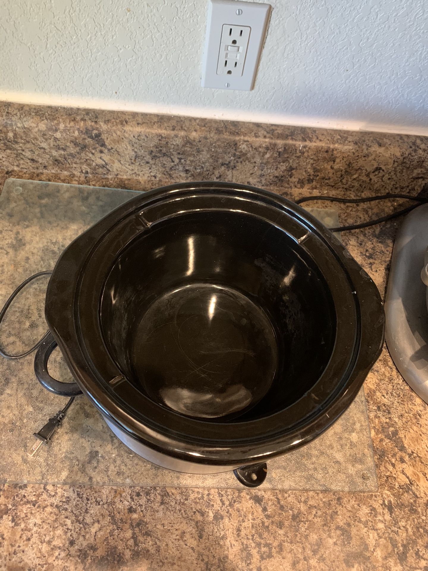 Crockpot Black + Silver
