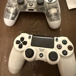 2 PS4 Controllers 