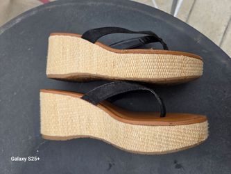 flipflop platform sandals size 10.5