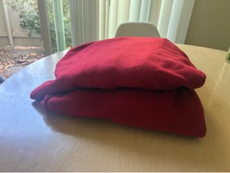 2 red blankets
