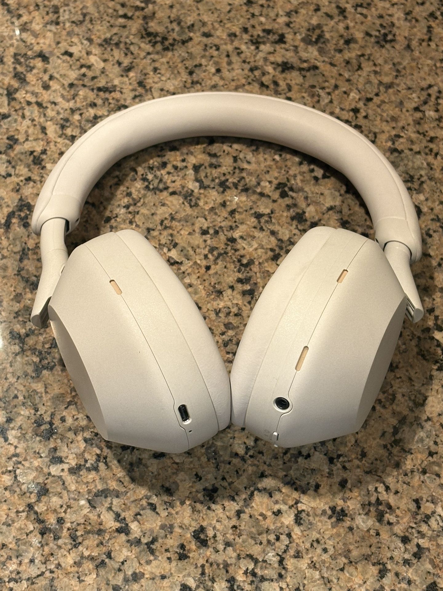 Sony WH-1000XM5