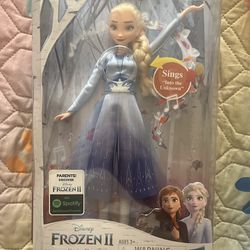 Disney Frozen 2 Singing Elsa Musical Fashion Doll with Music in Blue Dress