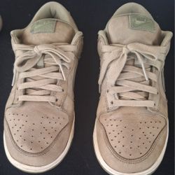 Nike Dunk Low PRM MF Neutral Olive DV7415-200 Women’s Size 9 Excellent Condition! 