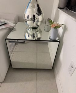 Modern Mirrored Nightstand / Side Table – Glam Silver Mirror Finish