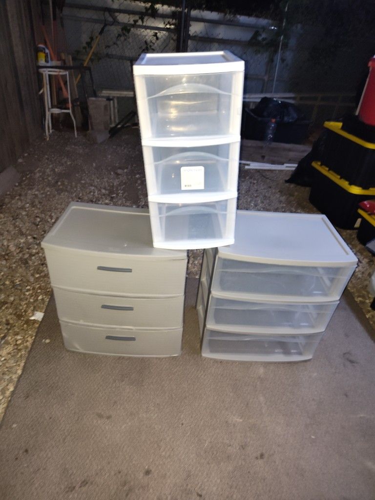 Plastic drawers