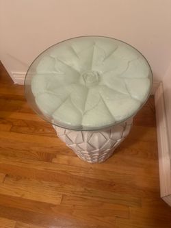 Beautiful  Accent table in shape is pineapple with thick tampered glass