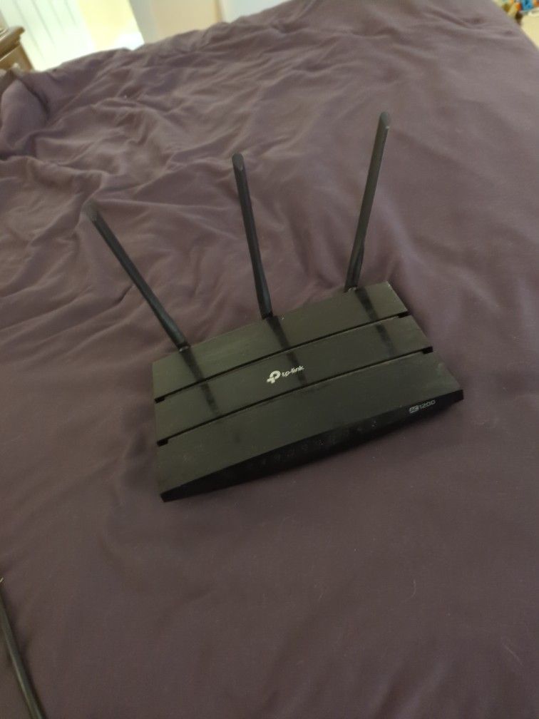 TP Link AC1200 router