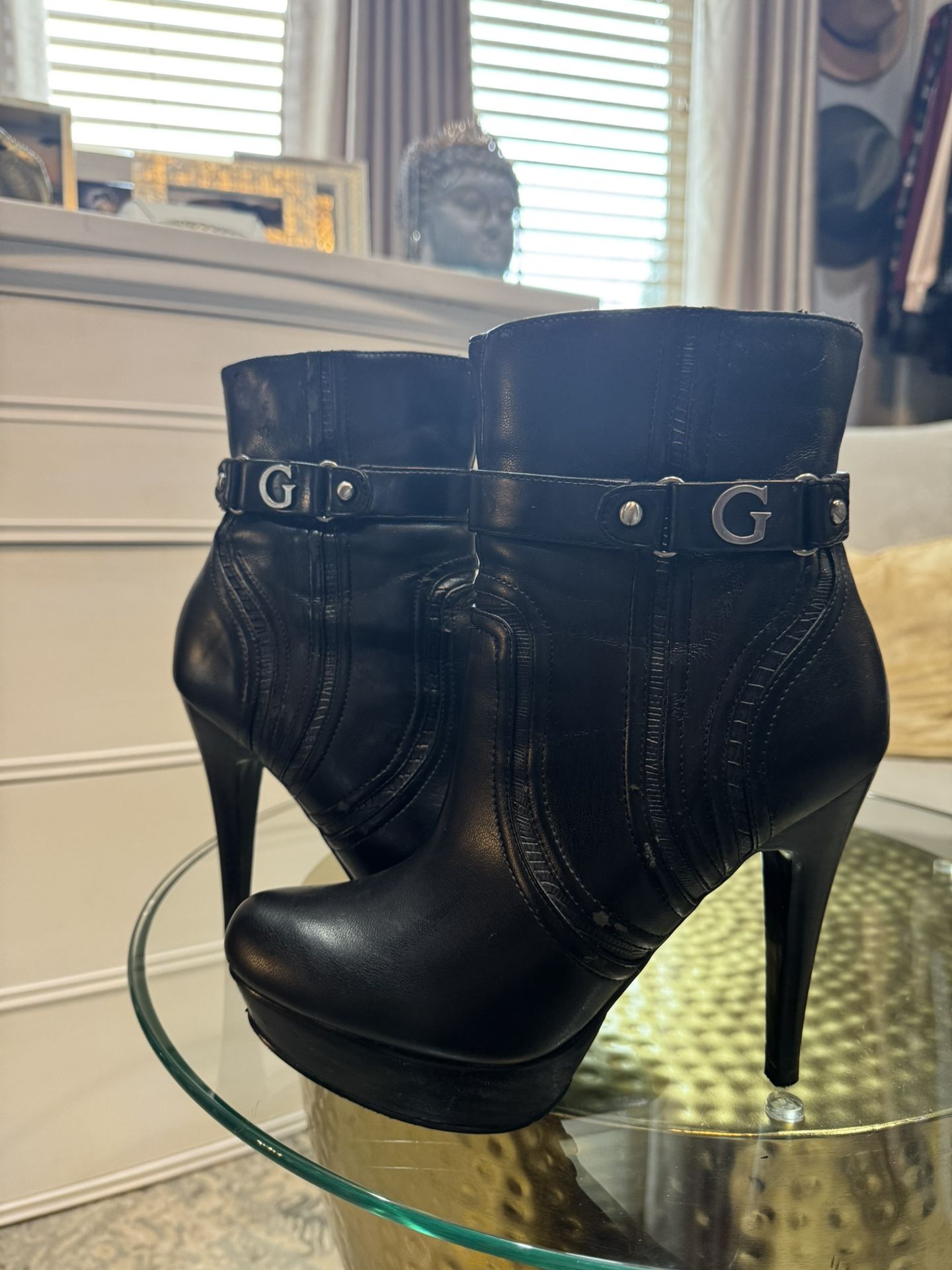 Guess booty heels