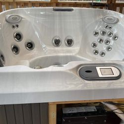 Jacuzzi For Sale 
