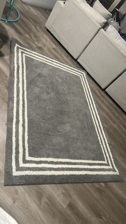 Grey rug