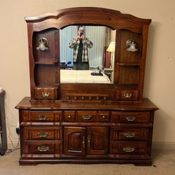 Vintage Vaughan-Bassett Solid Wood Dresser Chest Set 1987