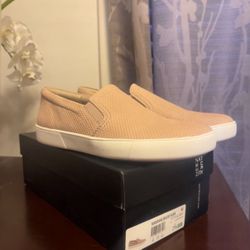 Naturalizer Sneakers