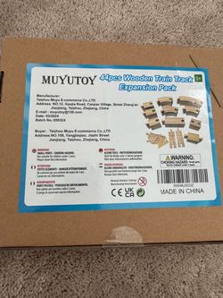 NEW- 44-Piece Wooden Train Track set