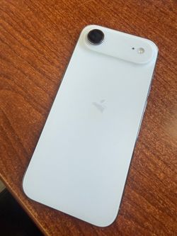 iPhone 17