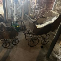 Antique Carriage Set