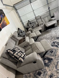 * Like New * Ashley furniture 2pc Modular recliner Couch & Love seat ( Free Delivery )