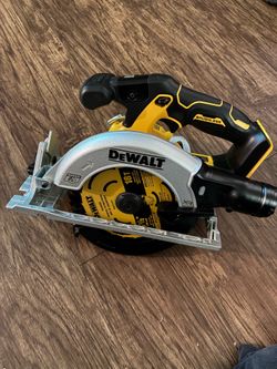 Dewalt 20v 6 1/2 circular saw new/nueva 100$