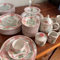 Gorgeous Vintage Collectors Pink, Green And White Sango Home For The Holidays Christmas Dinner Set