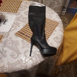 Woman Knee High Boots /sheln Size9